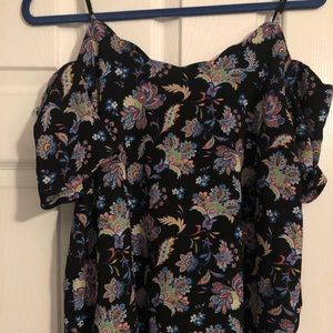 Monteau XL open shoulder scallop blouse NWT